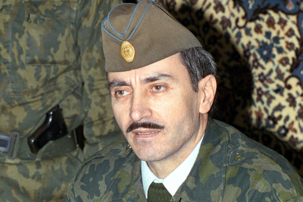 Джохар дудаев – біографія, шлях генерала і роль в історії Чечні джохар дудаев